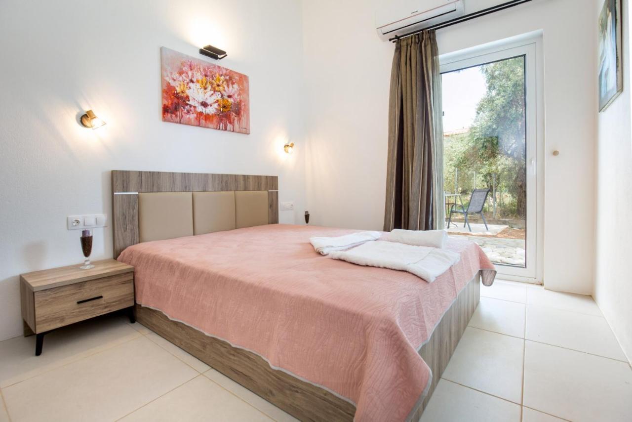 Avgoustidis Apartments Лименария Екстериор снимка